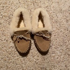 Women’s LL Bean Wicked Good Sheepskin Moccasins